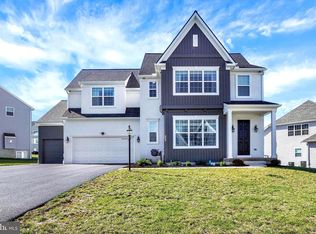 245 Hollyhock Dr, Manchester, PA