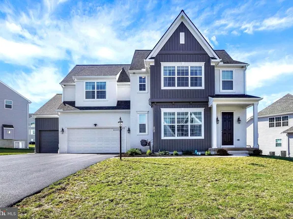 245 Hollyhock Dr, Manchester, PA 17345