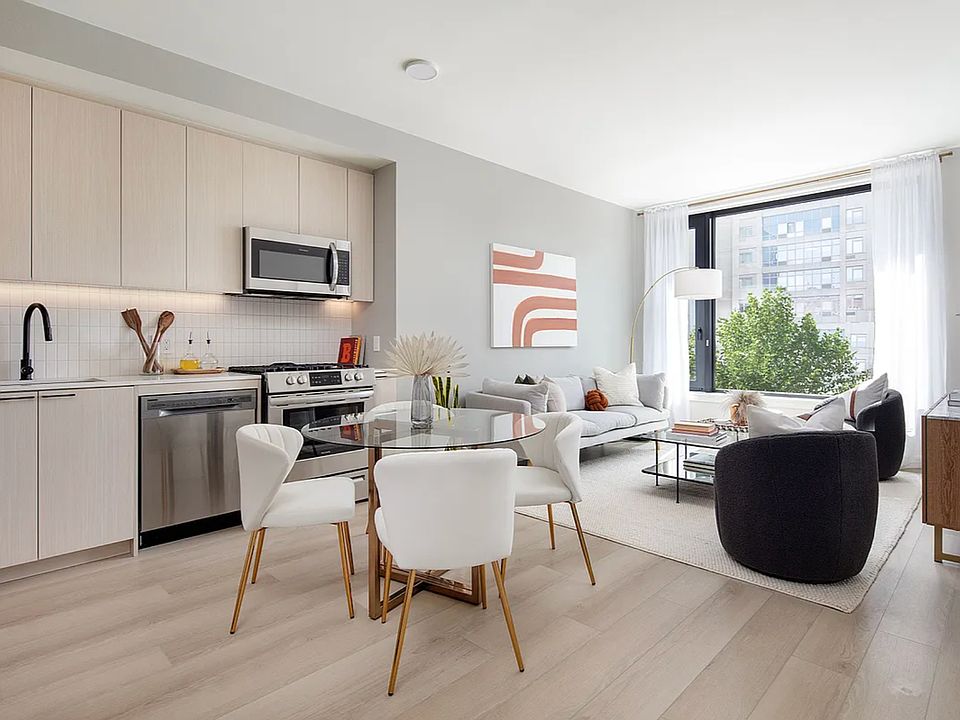 1st image of 15310 88th Ave #208