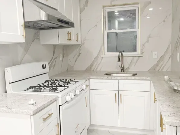(undisclosed Address), Fresh Meadows, NY 11366