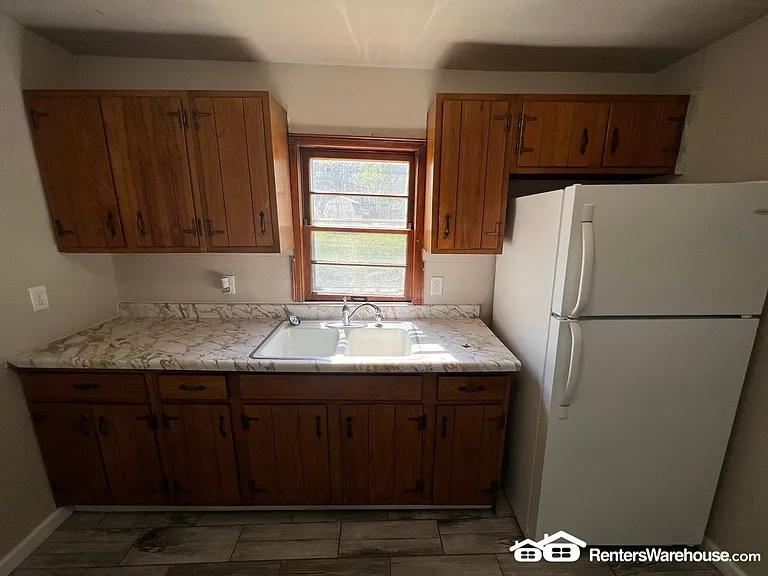 1914 10th St — Photo 3