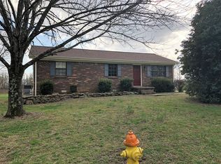 127 Stonegate Dr, Gallatin, TN 37066