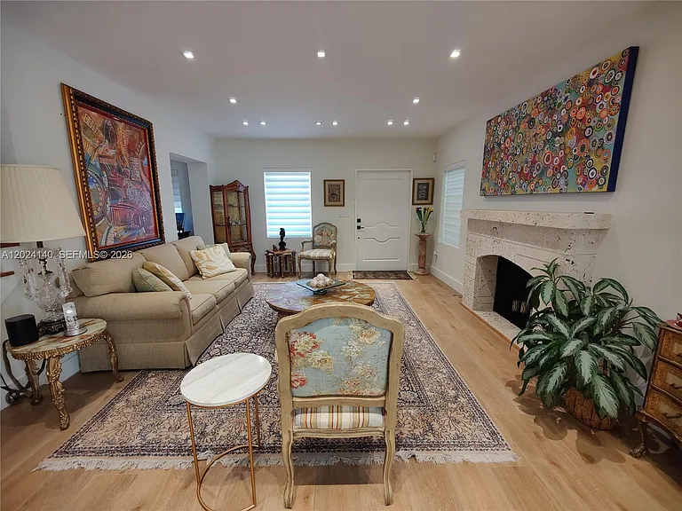 1823 S Bayshore Ln — Photo 6