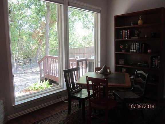 5th image of 708 Village Green Dr