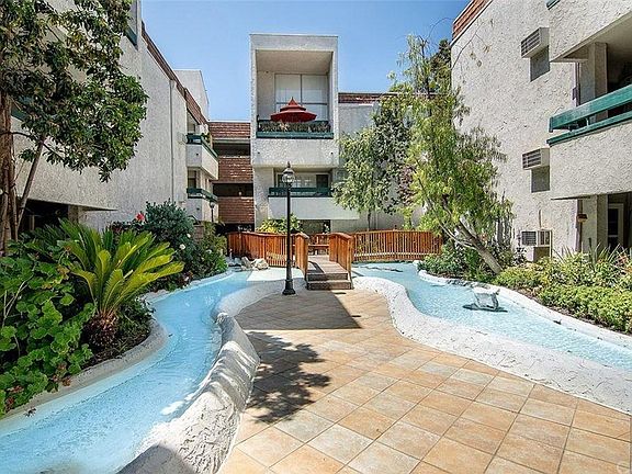 4th image of 355 S Los Robles Ave Unit 106
