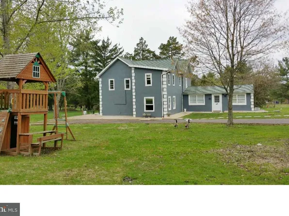 645 Store Rd, Harleysville, PA 19438