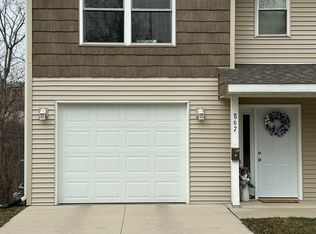 867 Oak St, Dubuque, IA 52003