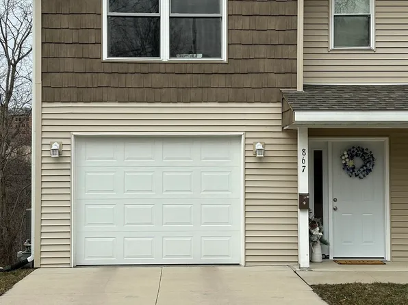 867 Oak St, Dubuque, IA 52003