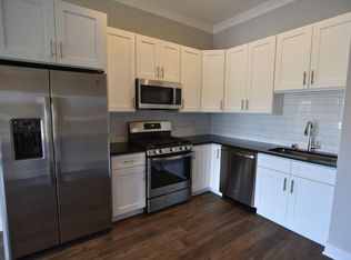 923 W Irving Park Rd #3, Chicago, IL 60613