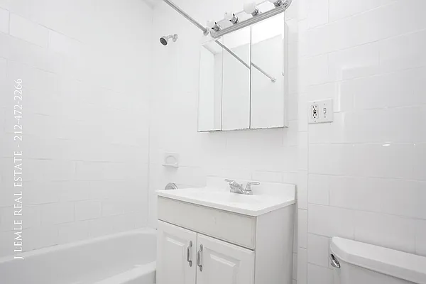 Rented by J. Lemle Real Estate | media 32