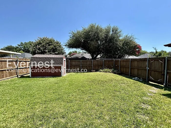 1608 Willow Crk — Photo 23