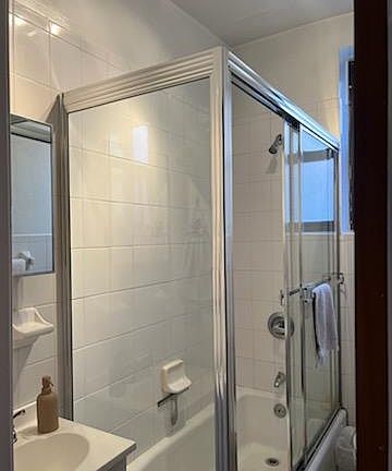 2nd image of 119 Mott St APT 3E