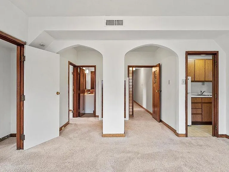 340 S Highland Ave #2B — Photo 3