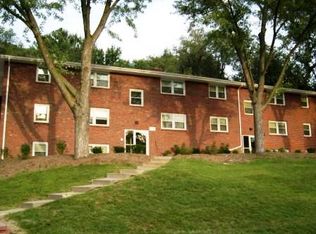 1015 S 38th Ave APT 8, Omaha, NE 68105