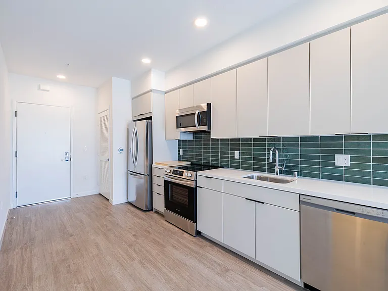 815 S Kingsley Dr — Photo 17