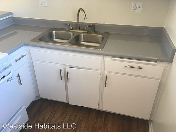 4th image of 25016 Walnut St APT 28