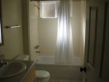3rd image of 1199 Bonanza Ave