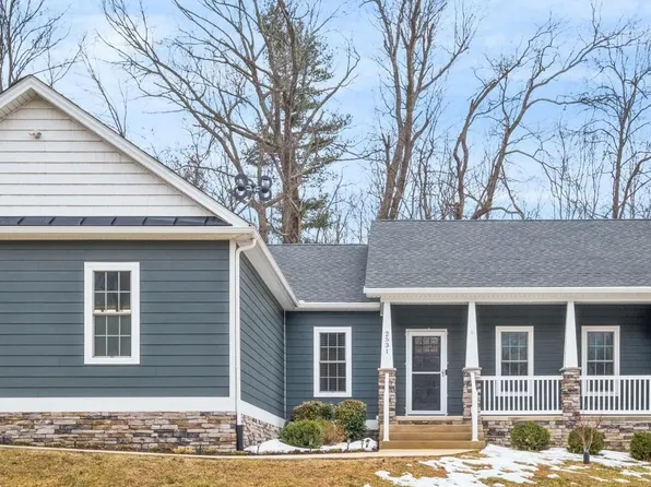 2531 Hermitage Rd, Waynesboro, VA 22980