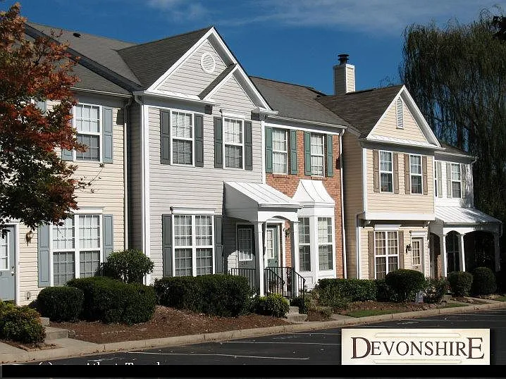 275 Devonshire Dr