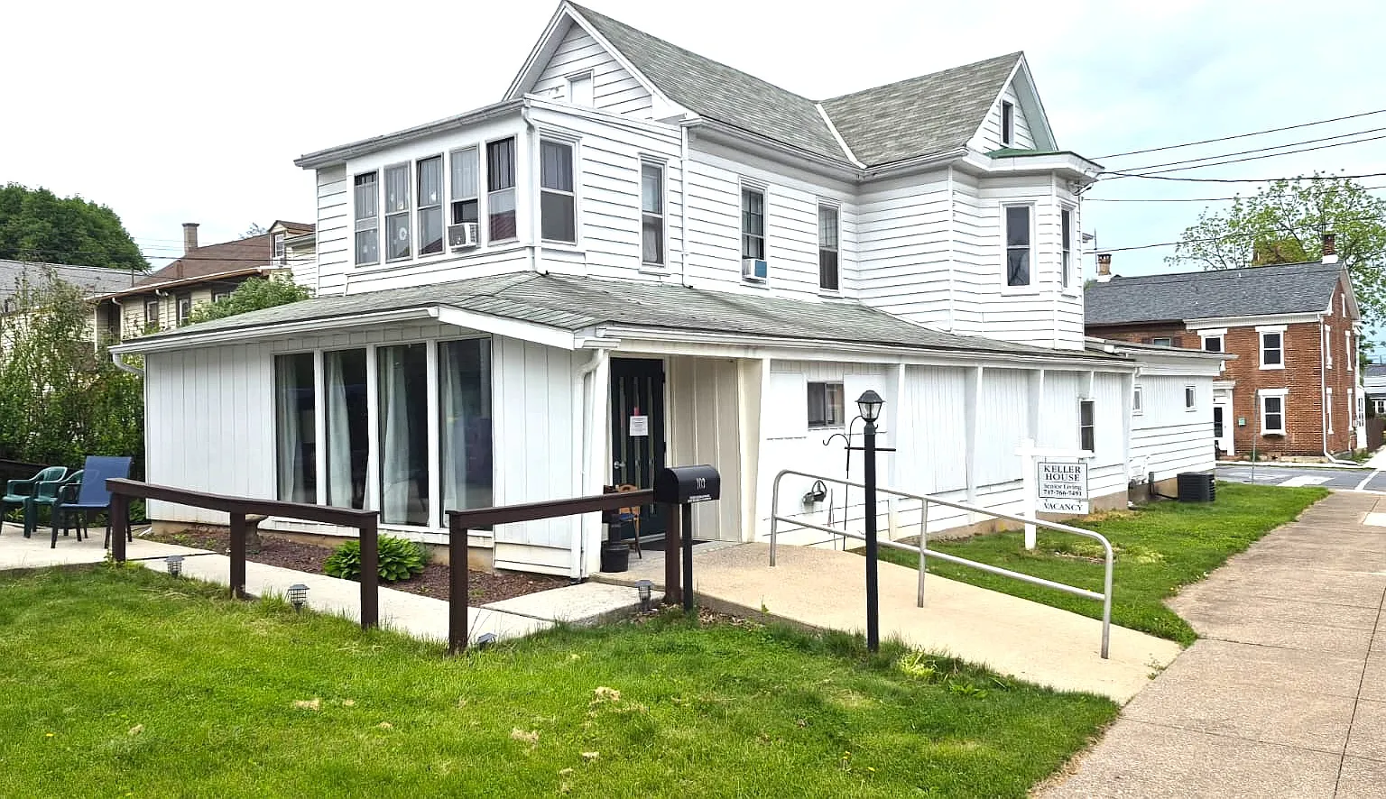 9 bed, 7405 sqft, $2,000 — Photo 1