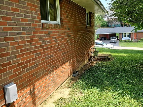 4th image of 520 Melanie Ln