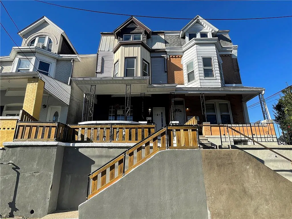 4 bed, 1.0 bath, 1935 sqft, $2,500 — Photo 2