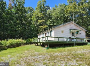 228 Greenbriar Ln, Berkeley Springs, WV 25411