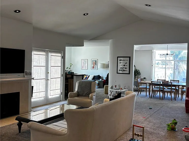 4313 Van Nuys Blvd #303 — Photo 4