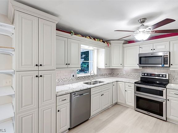 3rd image of 8760 Dartmouth St