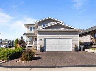 54 E Vista Close SE, Medicine Hat, AB T1B 0A9