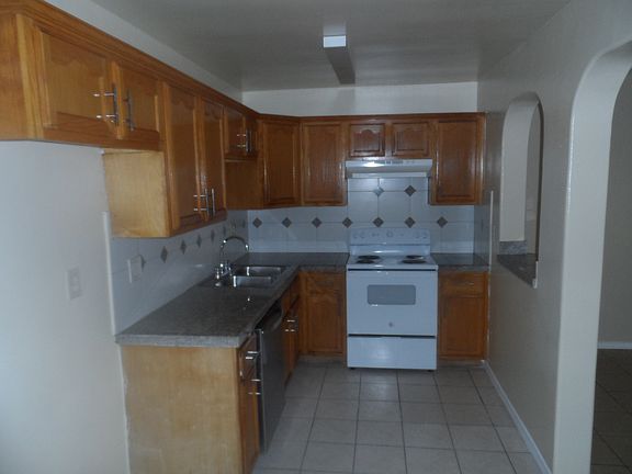 5th image of 1619 E 4th St APT 2