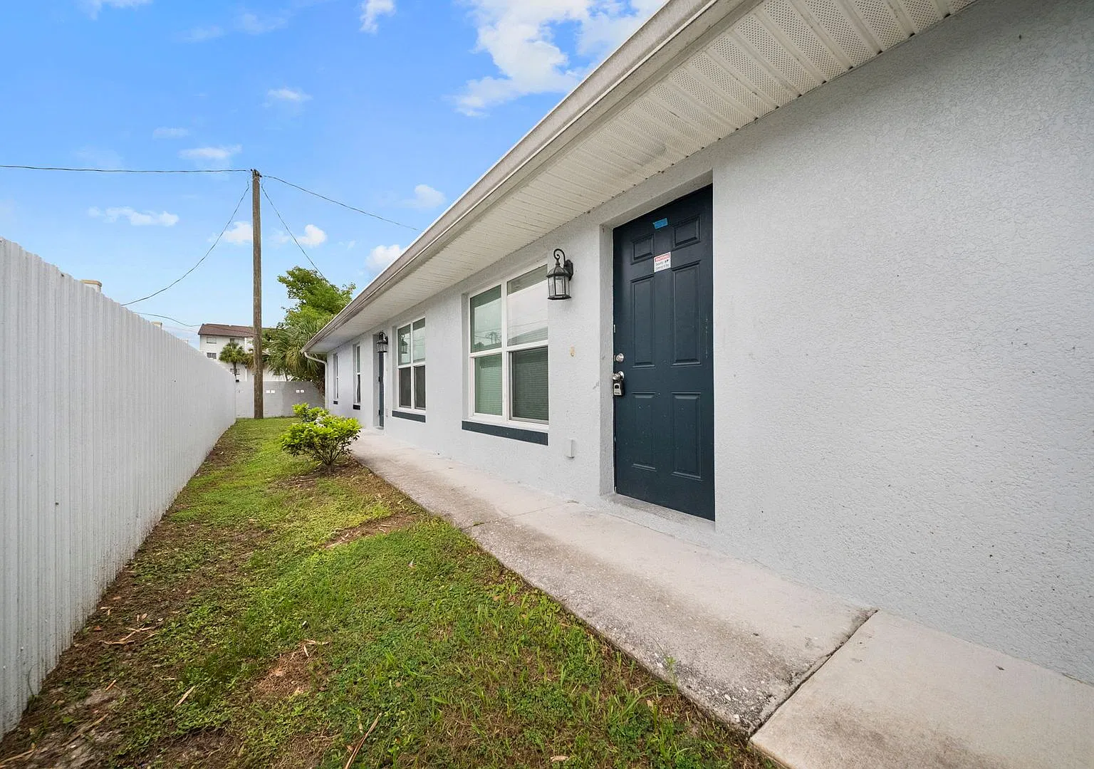 2403/2405 Maple Ave Fort Myers Fl 33901 - Lease Only — Photo 3