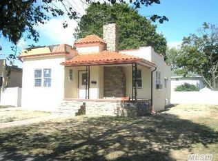 77 Wynsum Ave, Merrick, NY 11566