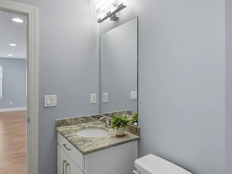 623 Streamside Ln — Photo 31