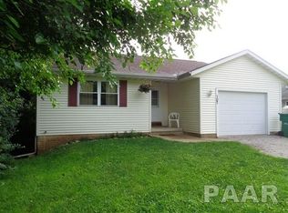 107 W Peoria St, Spring Bay, IL 61611