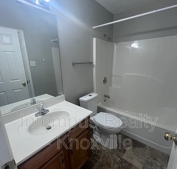 1013 Ashley Michelle Ct — Photo 16