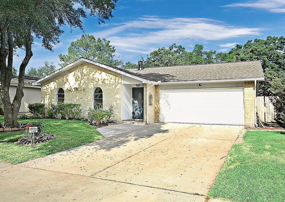 1st image of 2923 Quail Valley East Dr