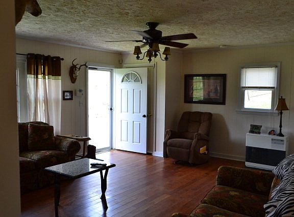 3rd image of 144 Wallace Ln