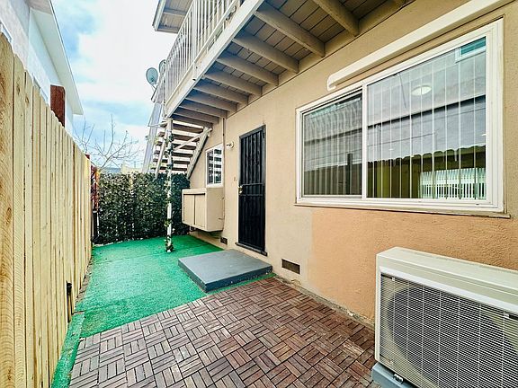 5th image of 4918 Tujunga Ave #1/2