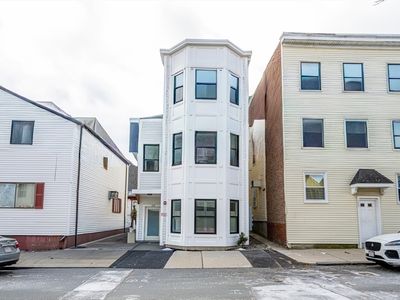 231 Everett St #1, Boston, MA, 02128
