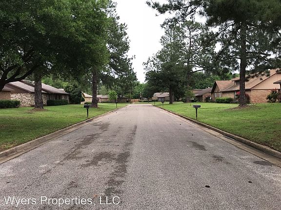 5th image of 2106A Oak Hollow St