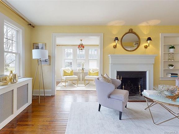 5th image of 9 Oak Park Ave