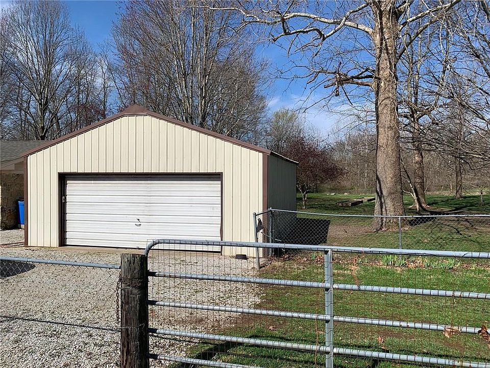 2nd image of 3988 Martin Rd