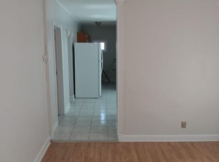 29 Grant Ave FLOOR 2, Cranston, RI 02920
