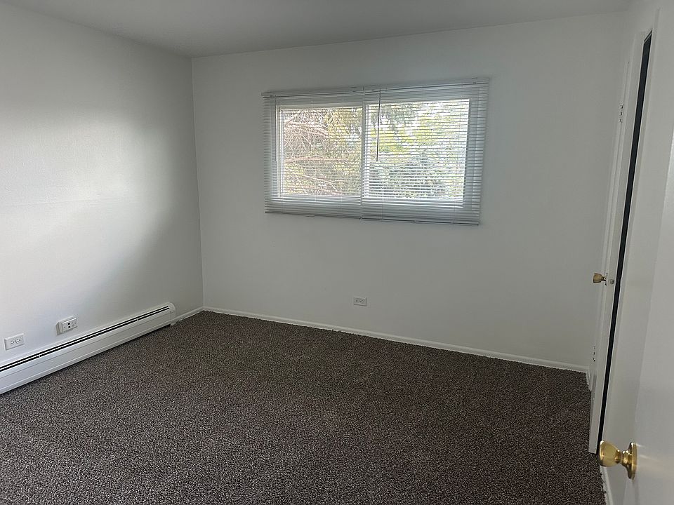 2nd image of 804 Hickory St APT 3