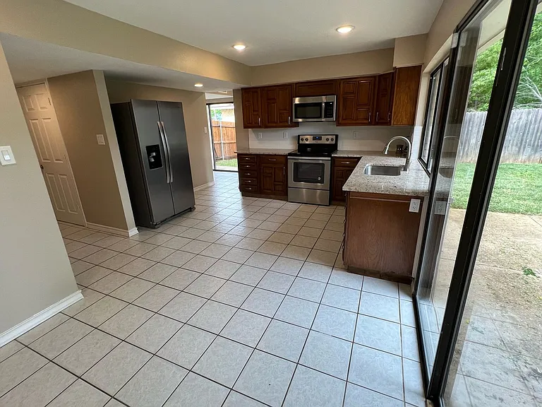 6700 Forestview Dr — Photo 15