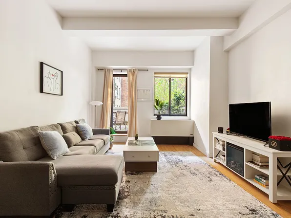 353 E 104th St APT 2F, New York, NY 10029