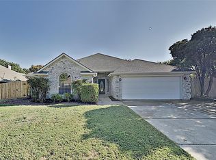 1009 Roundrock Loop E, Saginaw, TX 76179