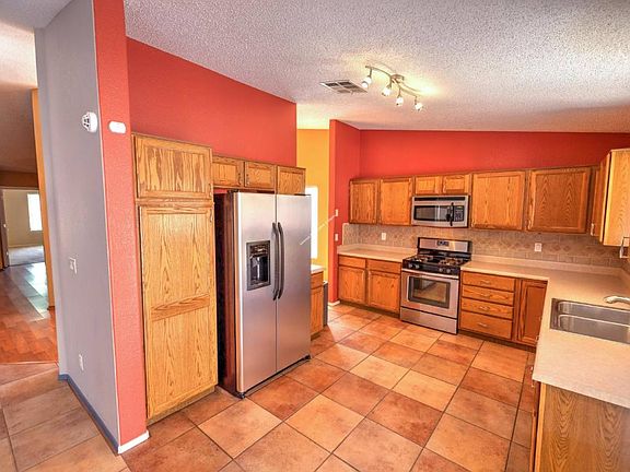 4th image of 8912 E Pomegranate St