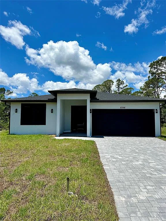 3 bed, 2.0 bath, 1642 sqft, $1,995 — Photo 2